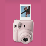 كاميرا فورية Fujifilm Instax Mini 12 – لون وردي