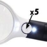 זכוכית מגדלת עם תאורת LED
